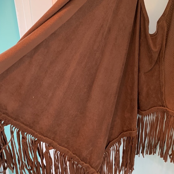 Democracy tasseled faux suede vest polyester and spandex light opening - Picture 2 of 9